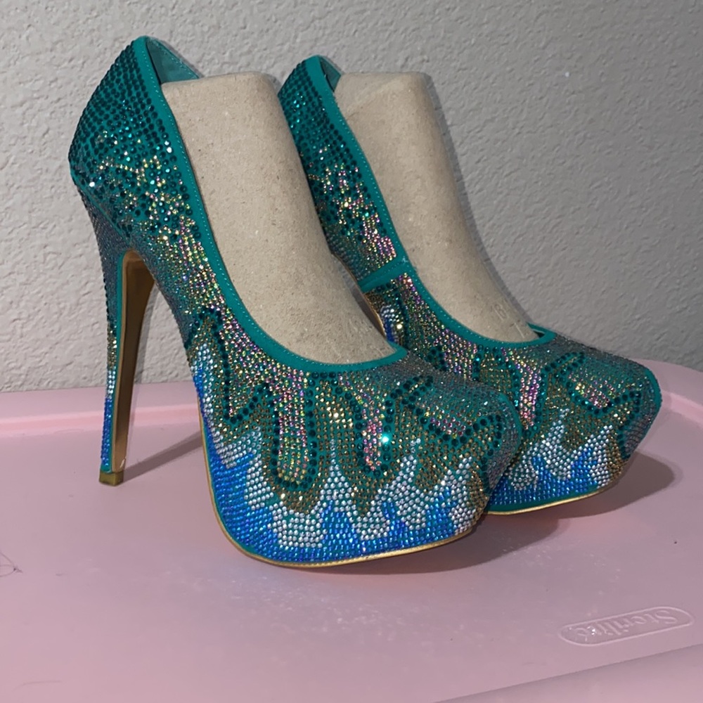 Alba Heels size 9 - Picture 5 of 16